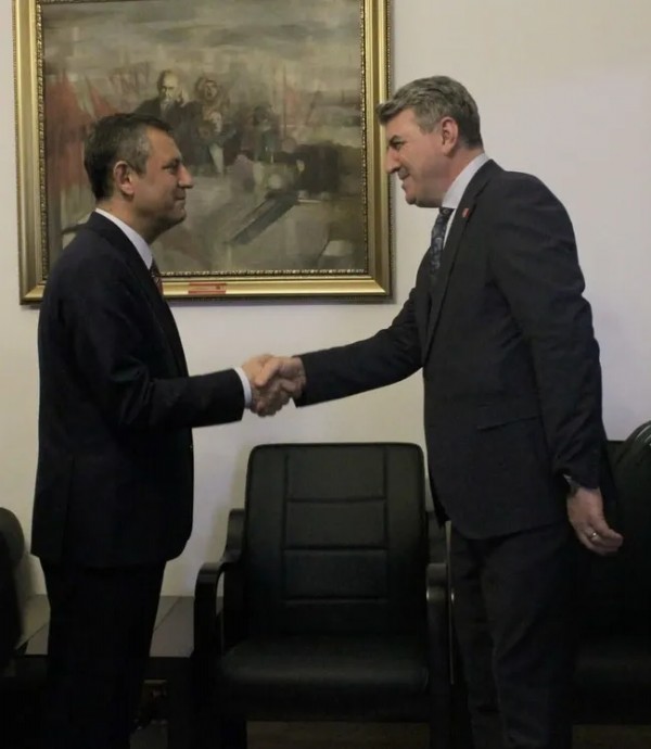 Adamlar Ayık Kafayla Gezmiyor! CHP'lilerin Uyuşturucu Testi Pozitif Çıktı